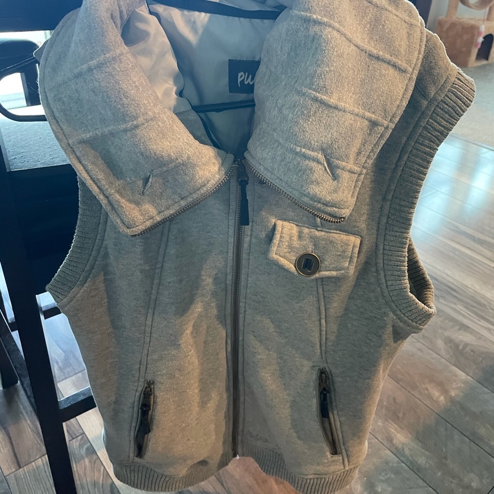 Pulse Me women’s winter vest.